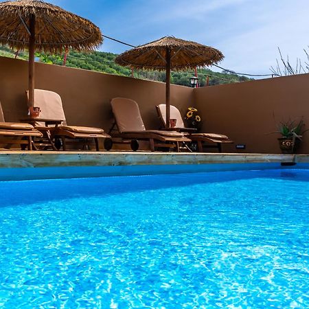Countryhouse Villa With Pool & Private Parking Iraklio Eksteriør billede