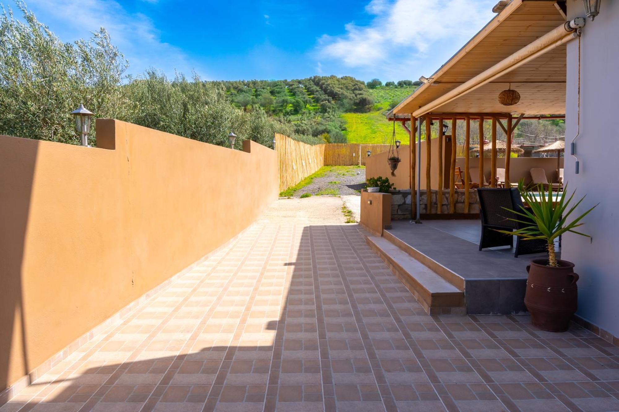 Countryhouse Villa With Pool & Private Parking Iraklio Eksteriør billede